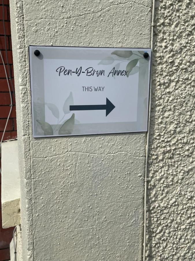 Hotel Pen-Y-Bryn Annex Brynmenyn Esterno foto